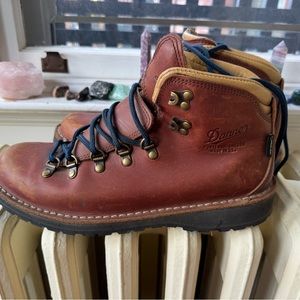 DANNER Women's 9.5 hiking boot